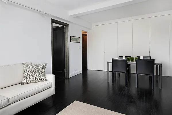 Sold by Corcoran | media 21