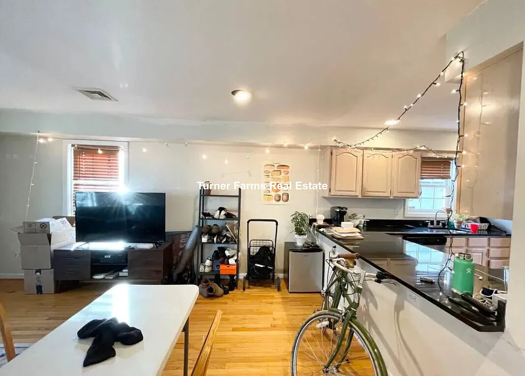 Building Photo - 6L Harleston St