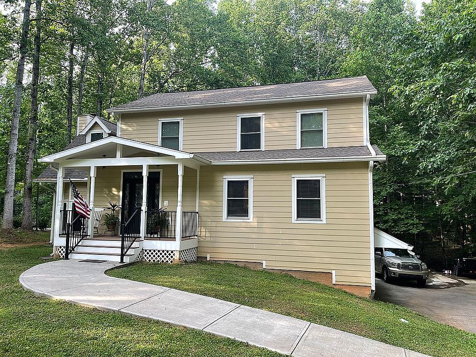 2nd image of 425 Spruce Ct