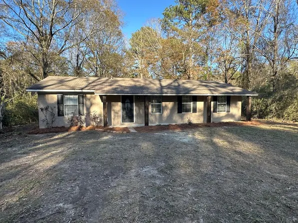 30 Androchowski Dr, Seminary, MS 39479