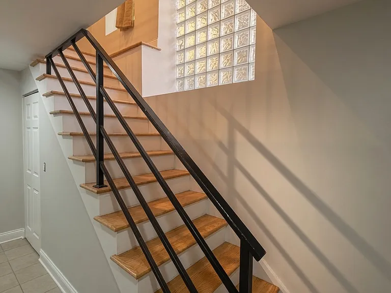 1741 W Erie St #1R — Photo 16