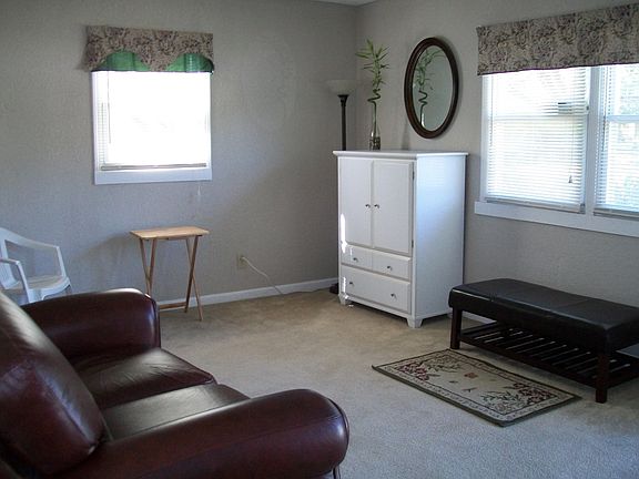 3rd image of 3521 Victoria Dr