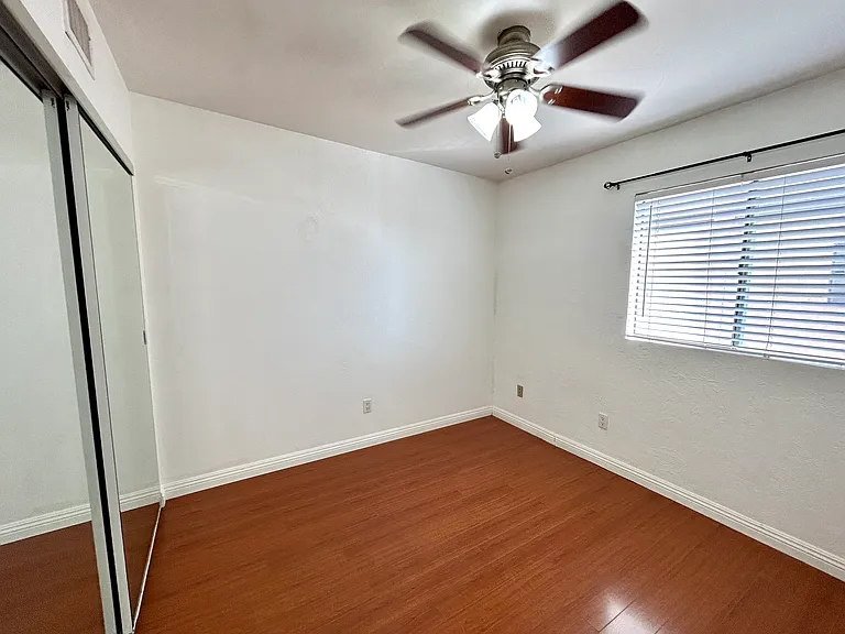 1039 Mount Olive Dr — Photo 9