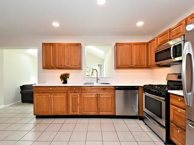 2489 Hillendale Dr — Photo 11