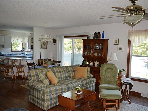 5th image of 4796 Brompton Dr
