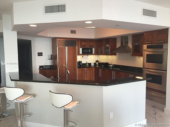4th image of 3301 NE 183rd St Unit 2106