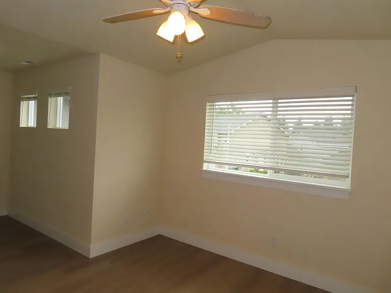 2587 Justine Ln — Photo 6