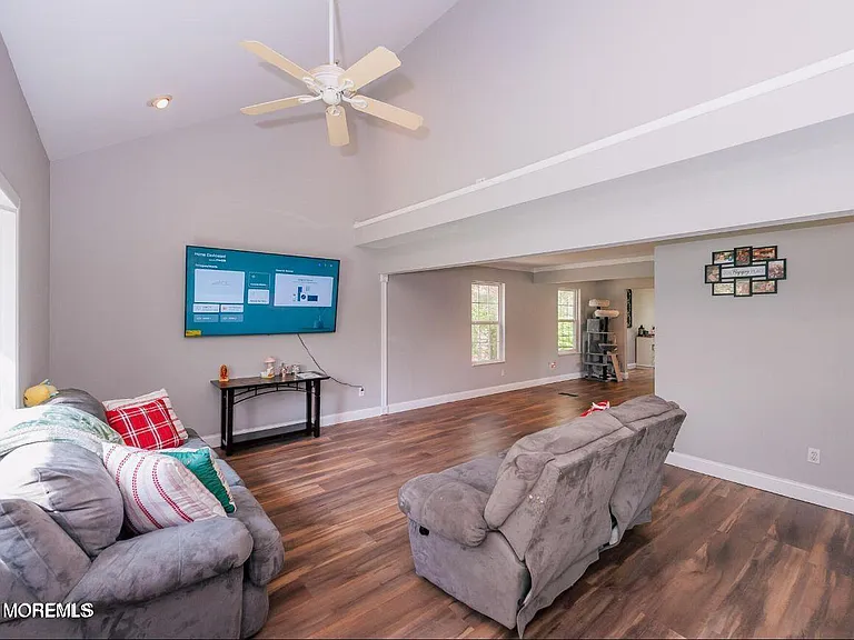 627 Eltone Rd — Photo 16