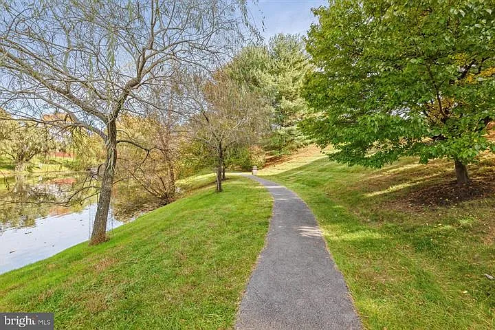 10508 Smithy Ct — Photo 17