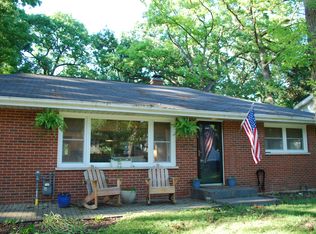 308 Dunbar Rd, Mundelein, IL 60060