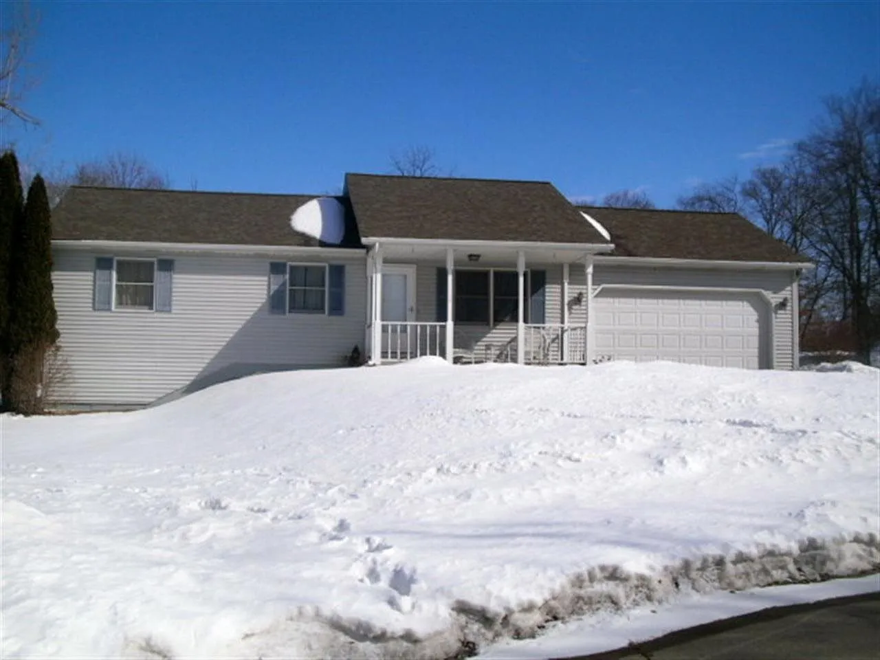 1719 Vandeveer St photo 1