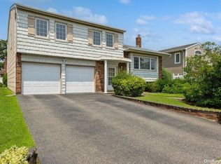 2737 Ellen Rd, Bellmore, NY 11710