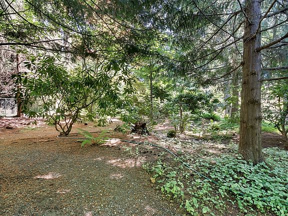 4th image of 8903 29th Street Ct E