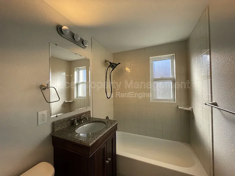 2127 S Acoma St — Photo 8