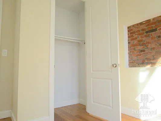 Rented by Brickwood Realty | media 7