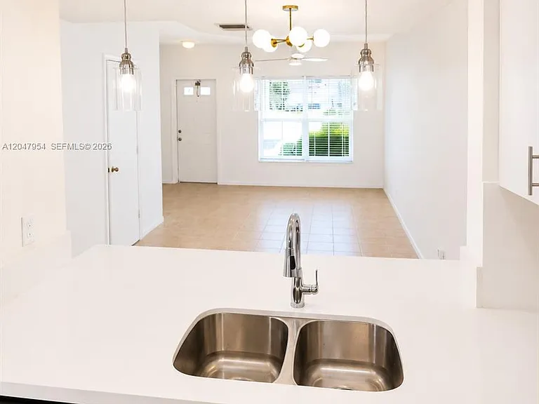 3 Whitehead Cir #3 — Photo 8