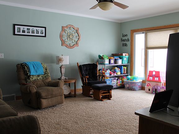 Large room, natural light!