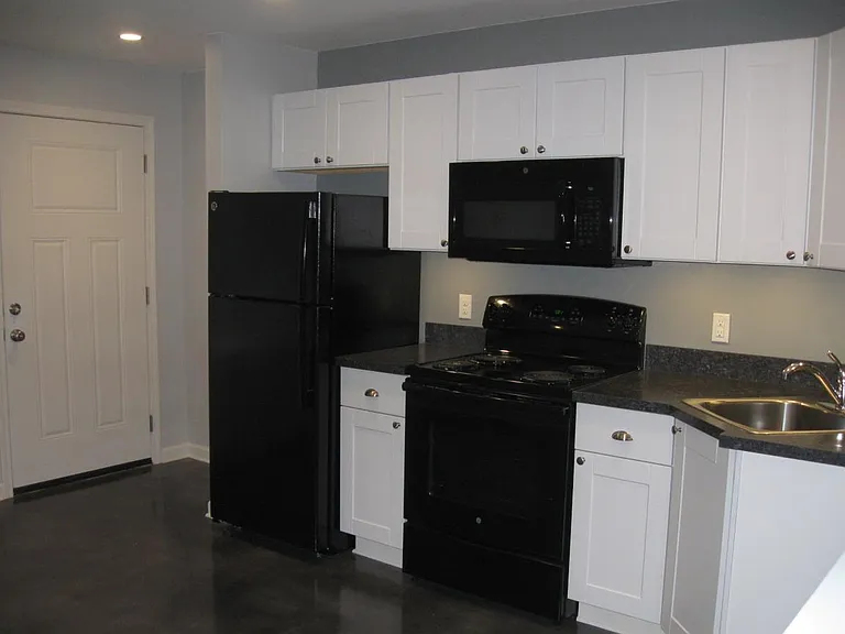 24 Trimble St #A — Photo 3