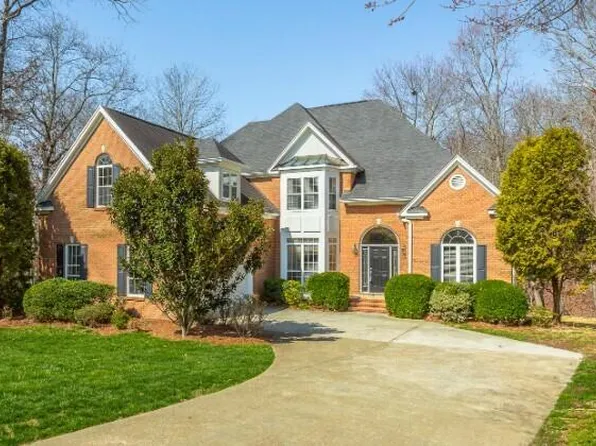 2305 Covington Cove Ln, Signal Mountain, TN 37377