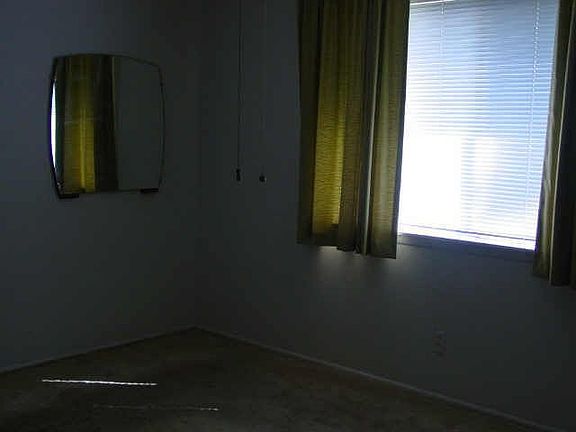 5th image of 210 Camellia Cir