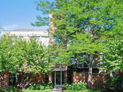 5020 Arbor Ln APT 101, Northfield, IL, 60093
