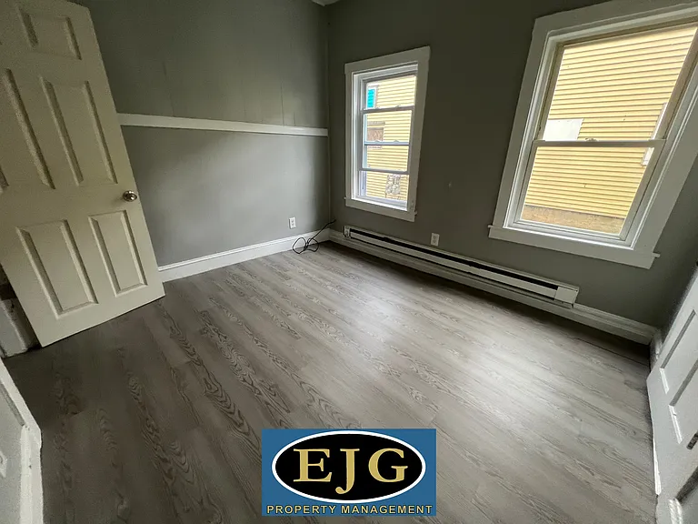 211 Pine St #1 — Photo 11