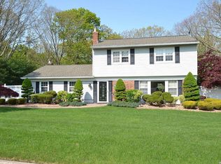 80 Forest Rd, Centereach, NY 11720