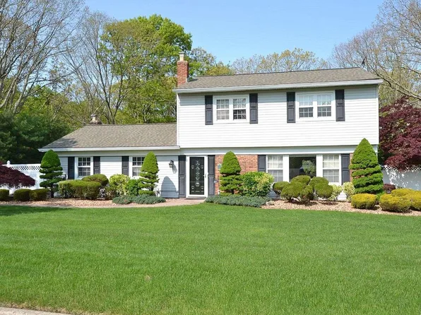 80 Forest Road, Centereach, NY 11720