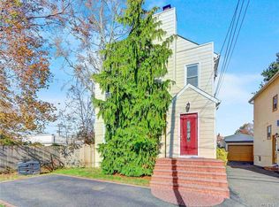 223 Bayview Ave, Merrick, NY 11566