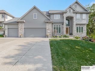19209 Taylor Cir, Elkhorn, NE 68022