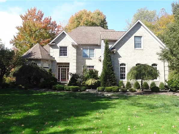 8140 Mount Royal Dr, Concord Township, OH 44077