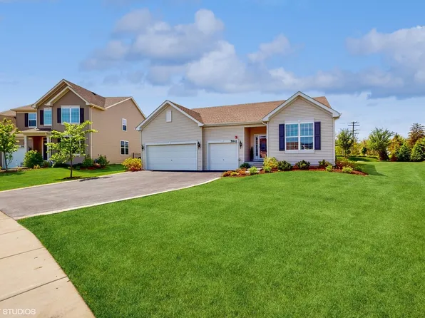 5841 Fairview Ln, Hoffman Estates, IL 60192