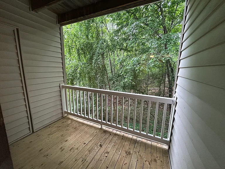 Huntingwood Apartments — Photo 26