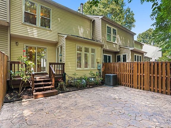 5th image of 10637 Alison Dr