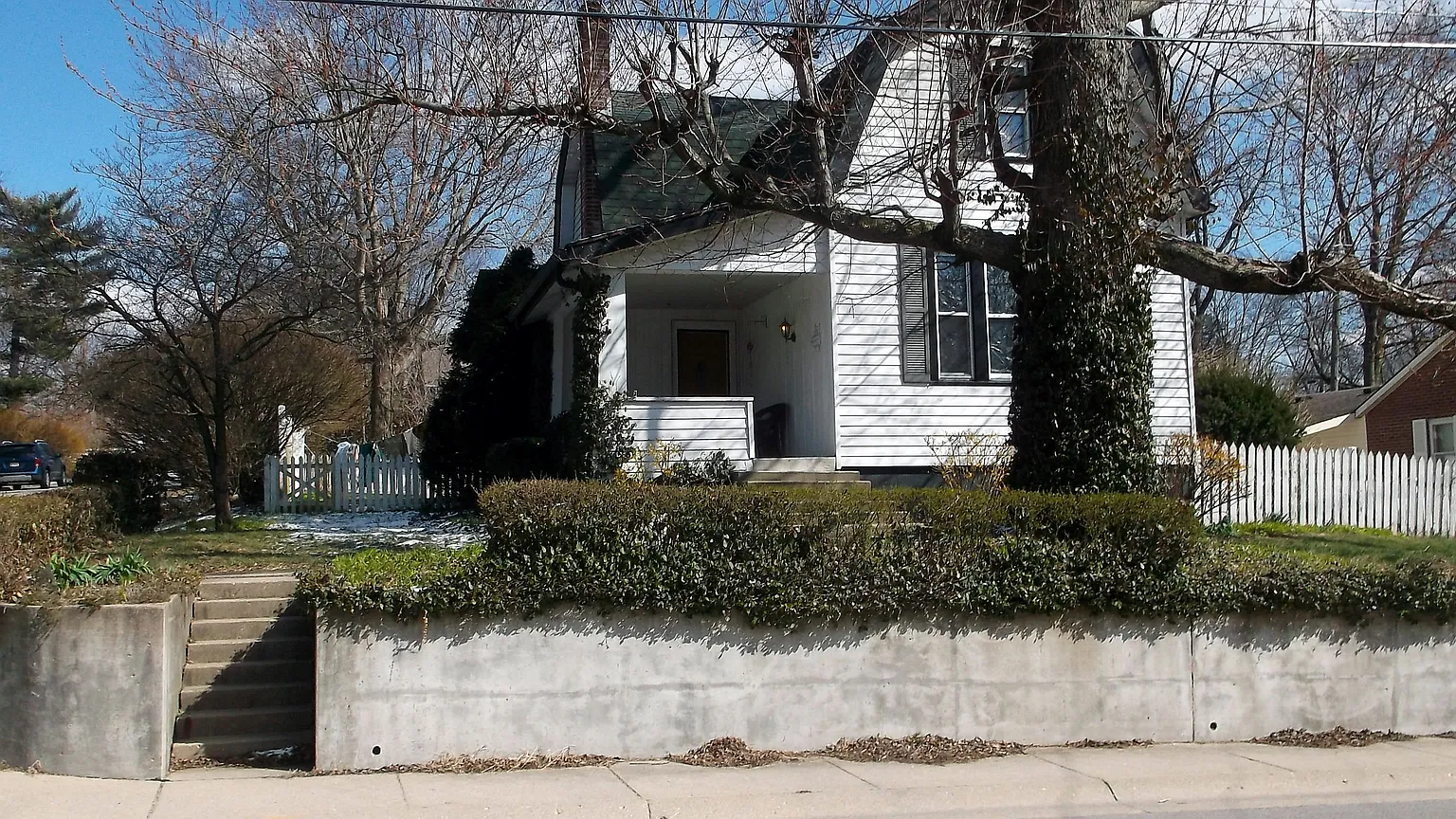 1000 S Elm St photo 1
