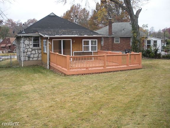 3rd image of 3220 Gary Dr
