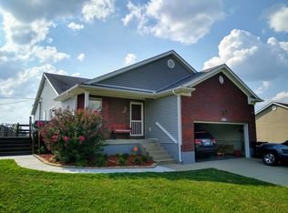 697 Red Hill Rd, Vine Grove, KY 40175