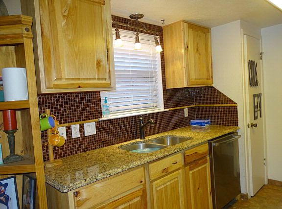 4th image of 1701 E 56th St