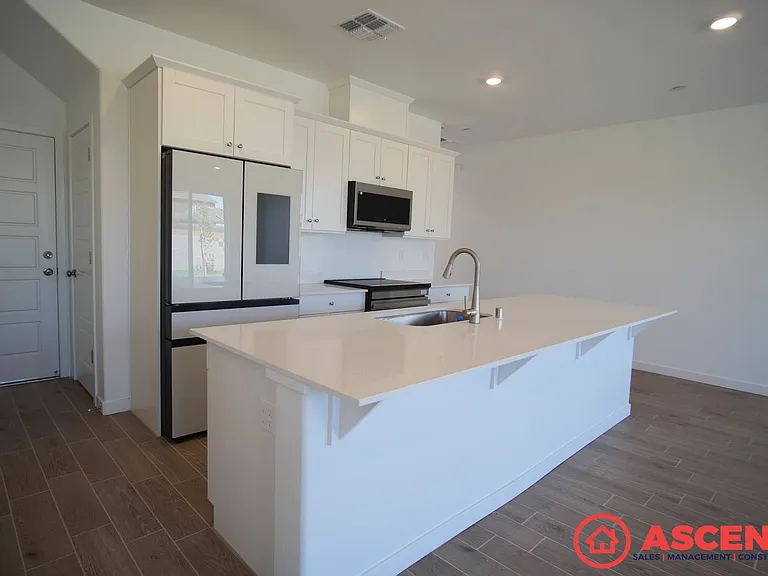 3316 Laurel Hill Ln — Photo 6
