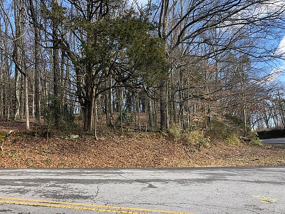 3rd image of 1226 Woodward Ave
