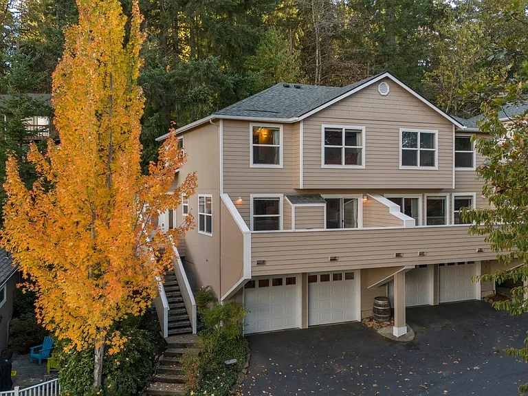 3810 Colony Oaks Dr — Photo 1