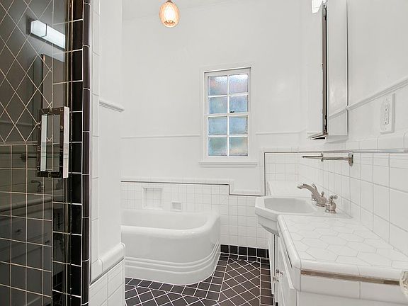 5th image of 7467 Hollywood Blvd APT 2