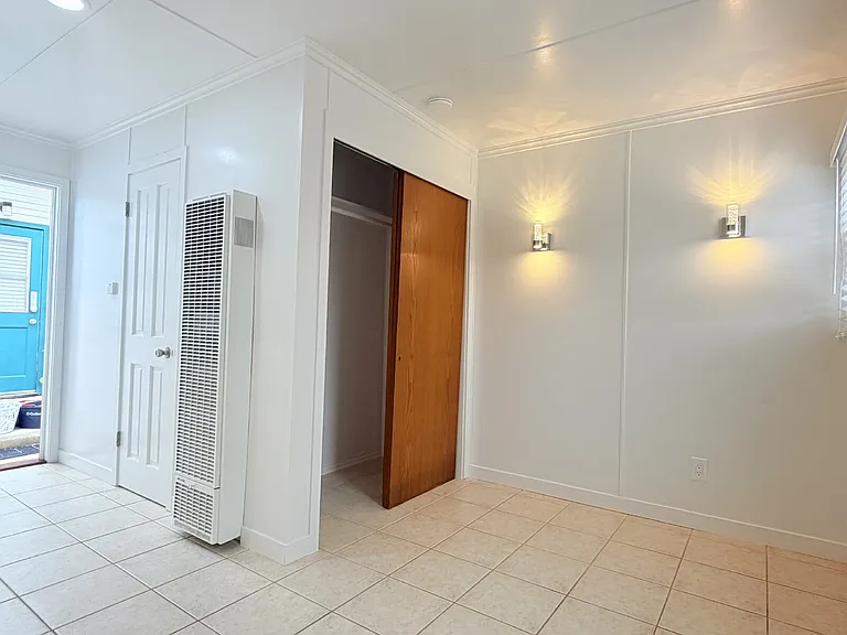 5075 Niagara Ave #4 — Photo 4