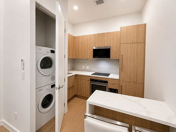 2nd image of 404 W 51st St APT 4A