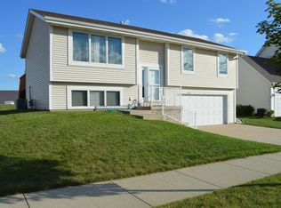 1143 Dresser Ave, Waukesha, WI 53188