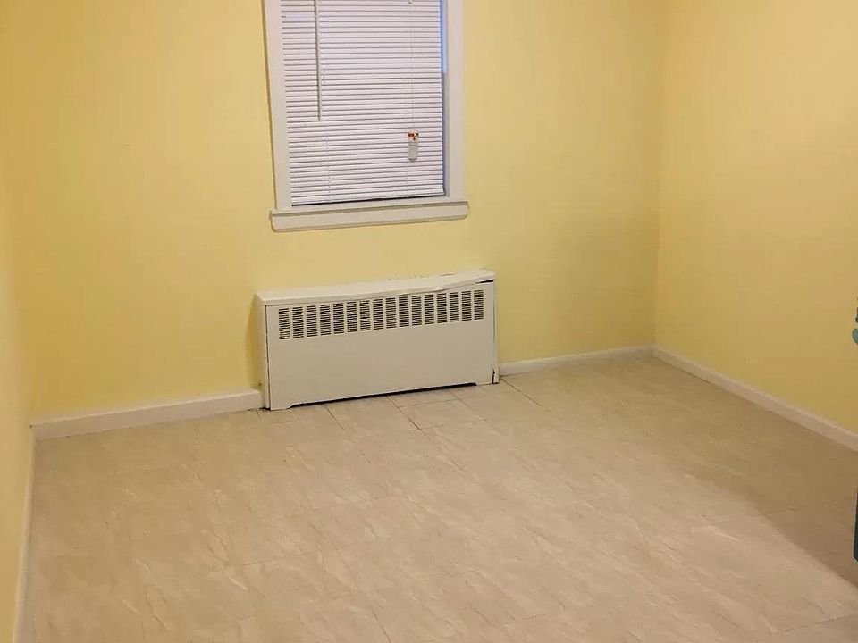 1st image of 2719 Throop Ave #1