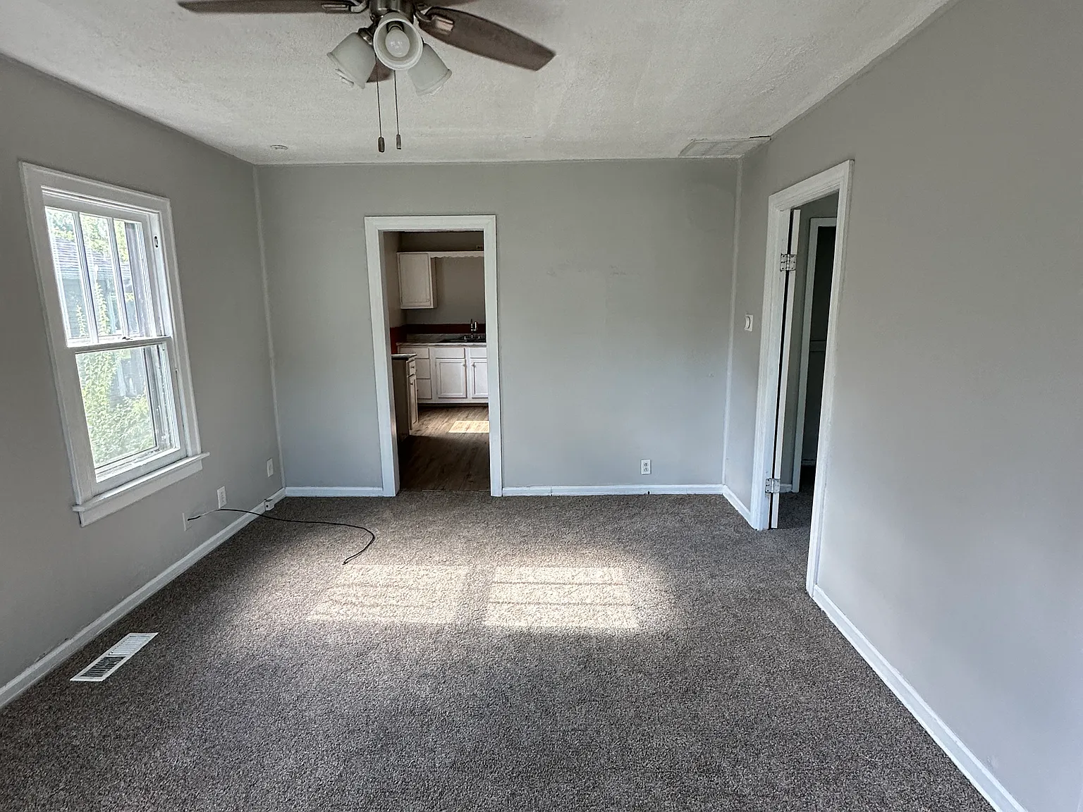 2 bed, 772 sqft, $1,050 — Photo 3