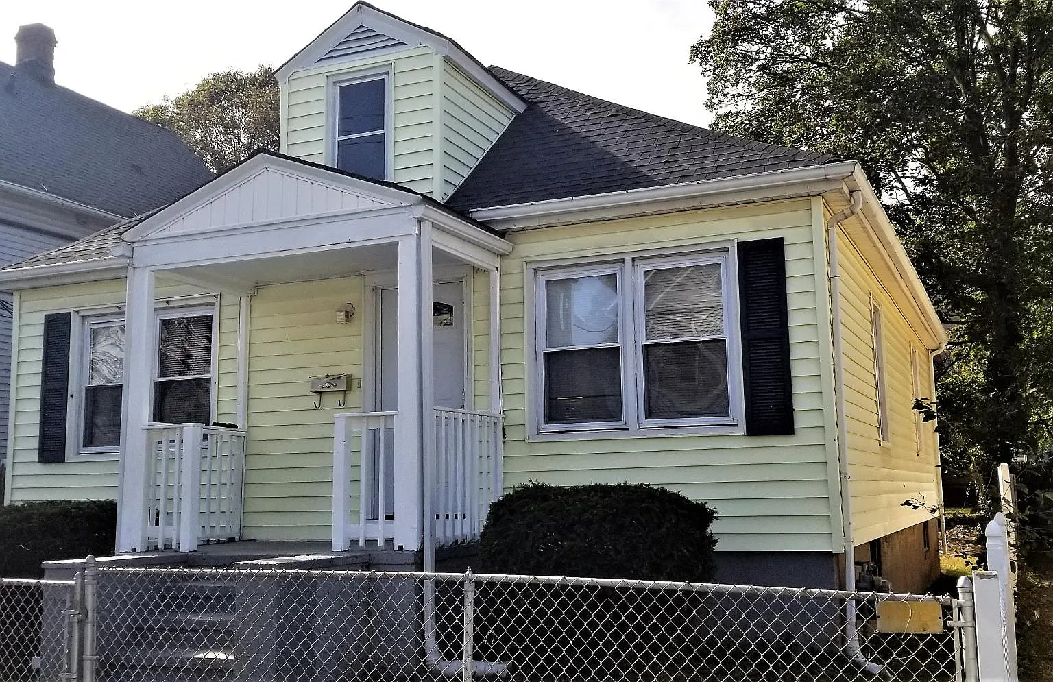 5 bed, 1860 sqft, $3,300 — Photo 1