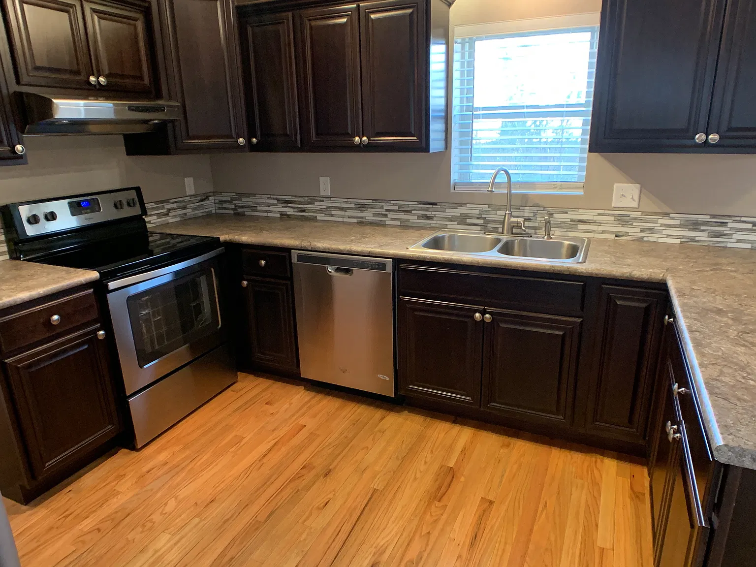720 S Cascade Avenue — Photo 4