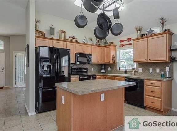 5th image of 971 Coronado Dr